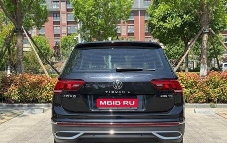 Volkswagen Tiguan II, 2023 год, 2 710 000 рублей, 4 фотография