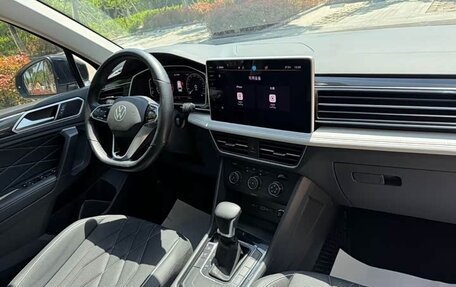 Volkswagen Tiguan II, 2023 год, 2 710 000 рублей, 8 фотография