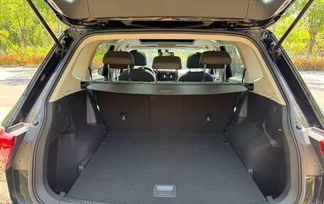 Volkswagen Tiguan II, 2023 год, 2 710 000 рублей, 17 фотография