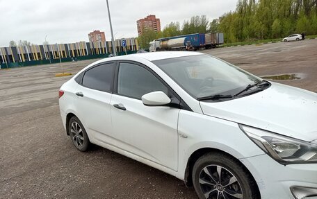 Hyundai Solaris II рестайлинг, 2015 год, 580 000 рублей, 3 фотография