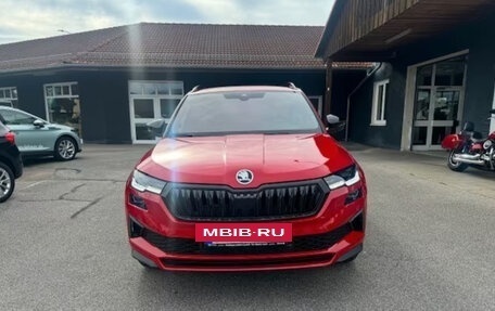 Skoda Karoq I, 2023 год, 5 005 617 рублей, 2 фотография