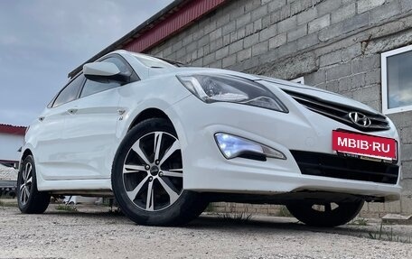 Hyundai Solaris II рестайлинг, 2015 год, 979 000 рублей, 2 фотография