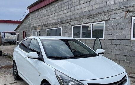 Hyundai Solaris II рестайлинг, 2015 год, 979 000 рублей, 5 фотография