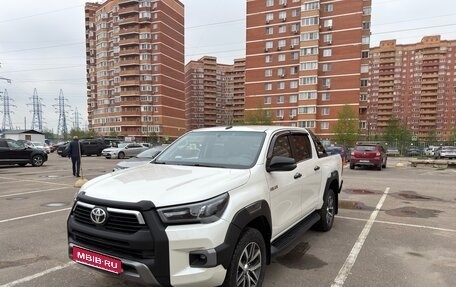 Toyota Hilux VIII, 2017 год, 3 100 000 рублей, 1 фотография