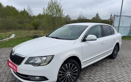 Skoda Superb III рестайлинг, 2013 год, 1 050 000 рублей, 1 фотография