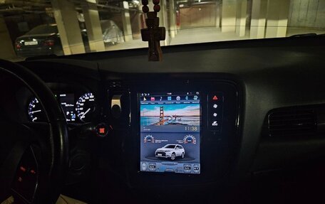 Mitsubishi Outlander III рестайлинг 3, 2016 год, 2 700 000 рублей, 2 фотография