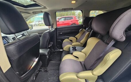 Mitsubishi Outlander III рестайлинг 3, 2016 год, 2 700 000 рублей, 11 фотография