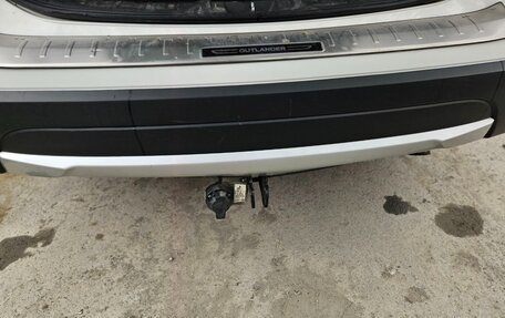 Mitsubishi Outlander III рестайлинг 3, 2016 год, 2 700 000 рублей, 31 фотография