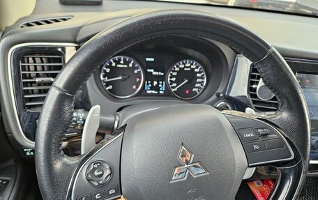 Mitsubishi Outlander III рестайлинг 3, 2016 год, 2 700 000 рублей, 35 фотография