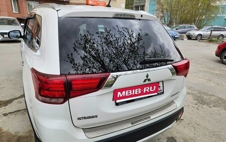 Mitsubishi Outlander III рестайлинг 3, 2016 год, 2 700 000 рублей, 27 фотография