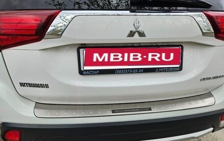 Mitsubishi Outlander III рестайлинг 3, 2016 год, 2 700 000 рублей, 28 фотография