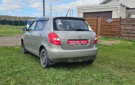 Skoda Fabia II, 2012 год, 450 000 рублей, 3 фотография