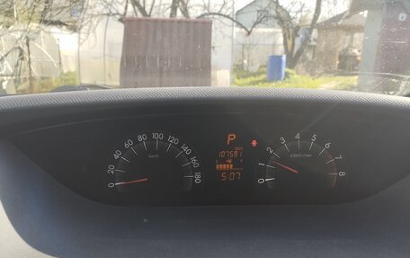 Toyota Ractis I, 2009 год, 600 000 рублей, 7 фотография