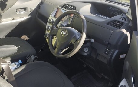 Toyota Ractis I, 2009 год, 600 000 рублей, 8 фотография