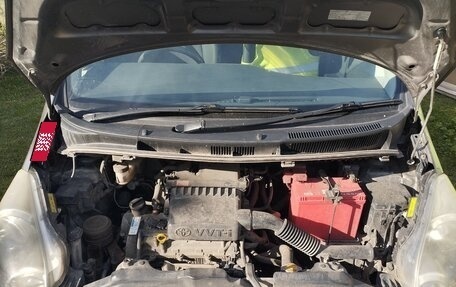 Toyota Ractis I, 2009 год, 600 000 рублей, 9 фотография