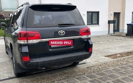 Toyota Land Cruiser 200, 2015 год, 5 990 000 рублей, 2 фотография