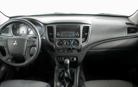 Mitsubishi L200 IV рестайлинг, 2021 год, 2 865 000 рублей, 11 фотография