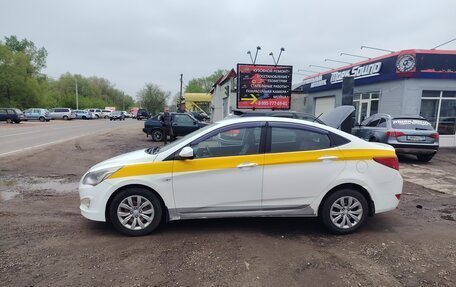 Hyundai Solaris II рестайлинг, 2016 год, 650 000 рублей, 2 фотография