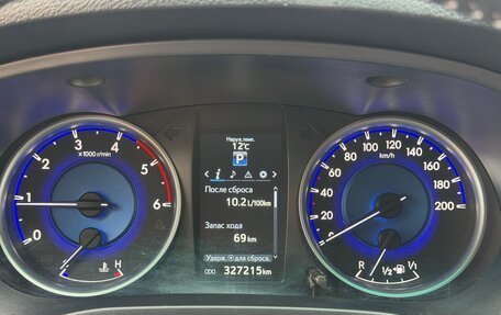 Toyota Hilux VIII, 2017 год, 3 100 000 рублей, 14 фотография