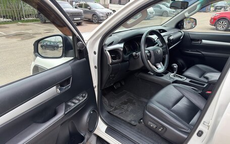 Toyota Hilux VIII, 2017 год, 3 100 000 рублей, 9 фотография