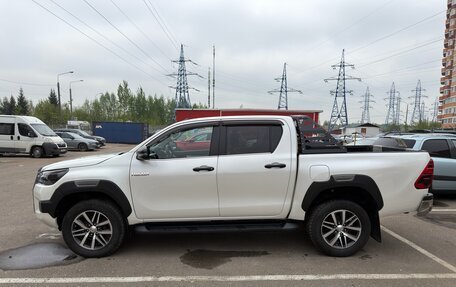Toyota Hilux VIII, 2017 год, 3 100 000 рублей, 8 фотография