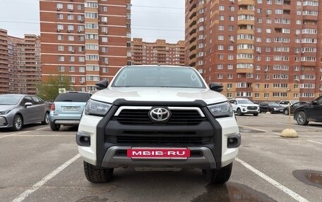 Toyota Hilux VIII, 2017 год, 3 100 000 рублей, 2 фотография