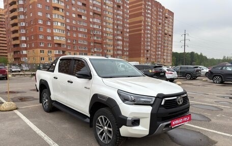 Toyota Hilux VIII, 2017 год, 3 100 000 рублей, 3 фотография