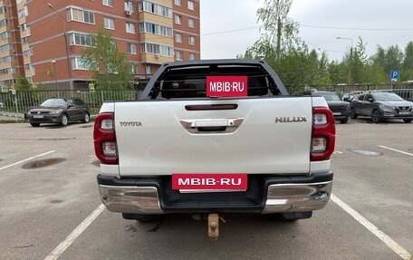 Toyota Hilux VIII, 2017 год, 3 100 000 рублей, 6 фотография