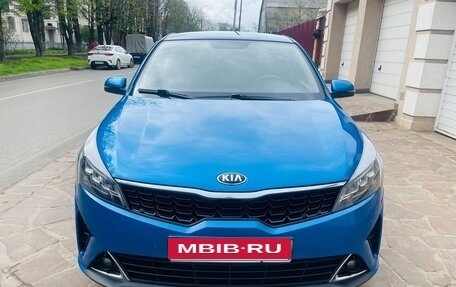 KIA Rio IV, 2020 год, 1 780 000 рублей, 3 фотография