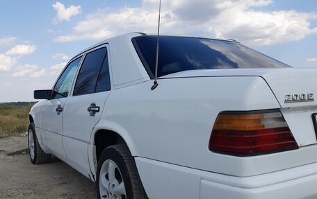 Mercedes-Benz E-Класс, 1992 год, 336 000 рублей, 8 фотография