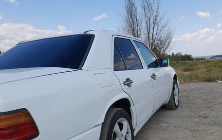 Mercedes-Benz E-Класс, 1992 год, 336 000 рублей, 9 фотография