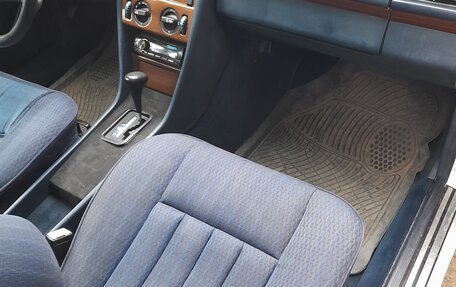 Mercedes-Benz E-Класс, 1992 год, 336 000 рублей, 23 фотография