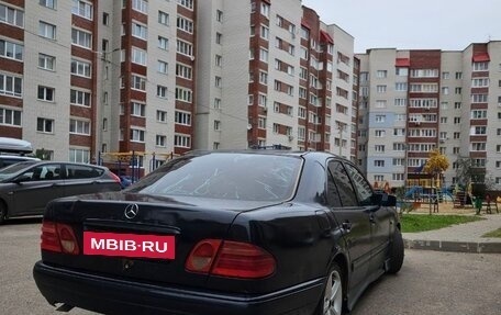 Mercedes-Benz E-Класс, 1998 год, 245 000 рублей, 2 фотография