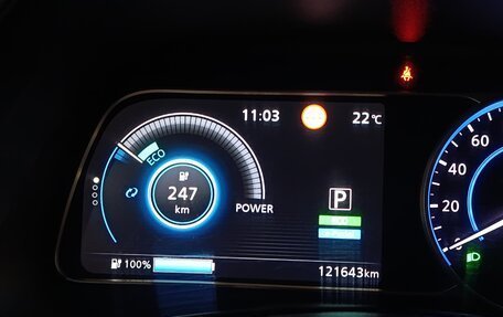 Nissan Leaf II, 2017 год, 1 785 000 рублей, 2 фотография