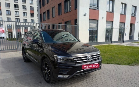 Volkswagen Tiguan II, 2020 год, 3 870 000 рублей, 3 фотография