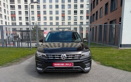 Volkswagen Tiguan II, 2020 год, 3 870 000 рублей, 2 фотография