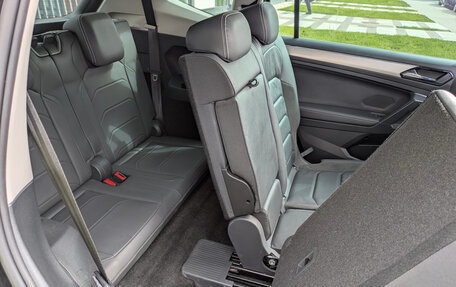 Volkswagen Tiguan II, 2020 год, 3 870 000 рублей, 17 фотография