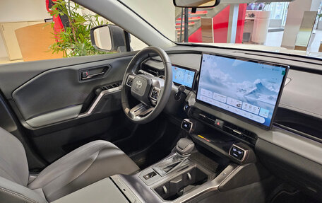 Toyota RAV4, 2026 год, 4 460 000 рублей, 23 фотография