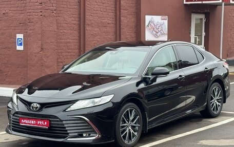 Toyota Camry, 2021 год, 3 450 000 рублей, 1 фотография