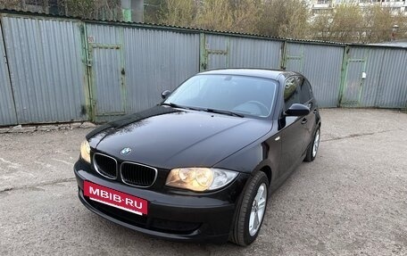 BMW 1 серия, 2009 год, 990 000 рублей, 11 фотография