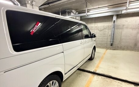 Volkswagen Multivan T6 рестайлинг, 2019 год, 6 600 000 рублей, 3 фотография