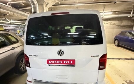 Volkswagen Multivan T6 рестайлинг, 2019 год, 6 600 000 рублей, 4 фотография