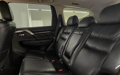 Mitsubishi Pajero Sport III рестайлинг, 2019 год, 3 600 000 рублей, 15 фотография