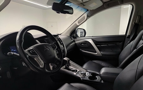 Mitsubishi Pajero Sport III рестайлинг, 2019 год, 3 600 000 рублей, 20 фотография