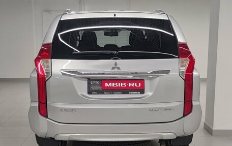 Mitsubishi Pajero Sport III рестайлинг, 2019 год, 3 600 000 рублей, 7 фотография