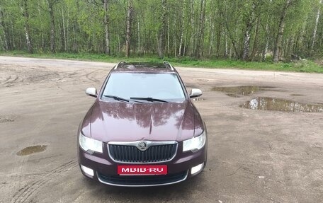 Skoda Superb III рестайлинг, 2012 год, 1 100 000 рублей, 1 фотография