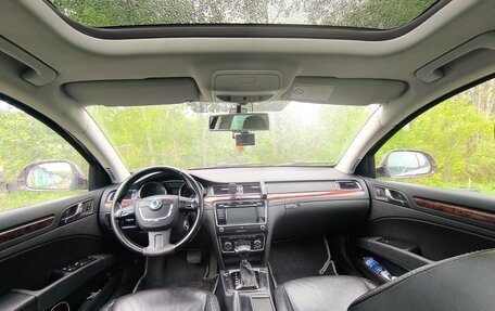 Skoda Superb III рестайлинг, 2012 год, 1 100 000 рублей, 25 фотография