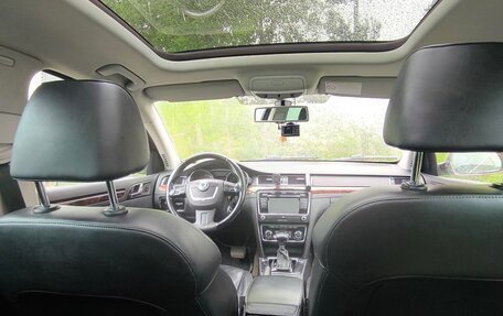 Skoda Superb III рестайлинг, 2012 год, 1 100 000 рублей, 26 фотография