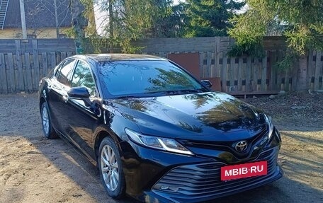 Toyota Camry, 2019 год, 2 050 000 рублей, 1 фотография