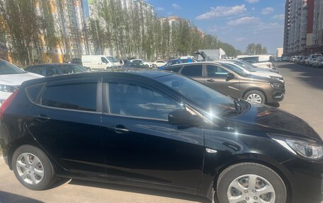 Hyundai Solaris II рестайлинг, 2012 год, 650 000 рублей, 2 фотография